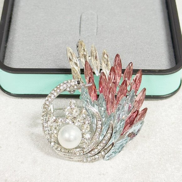 crystal swan brooch, silver brooch, women's brooch, suit brooch, pearl brooch - Picture 4 of 7